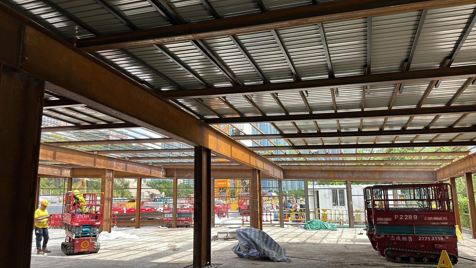 工程合約 : 數碼港安裝鋼結構地盤工作室