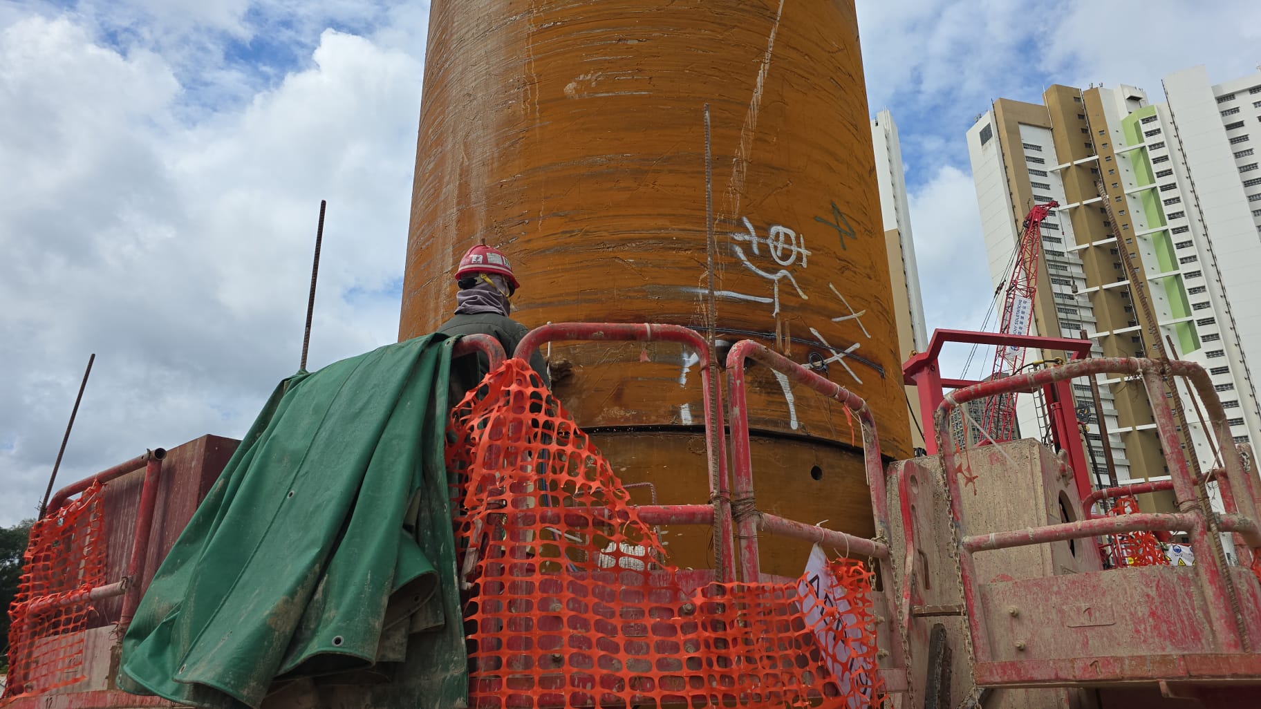 工程合約 :上水寶石湖路房署地盤-焊接CASING